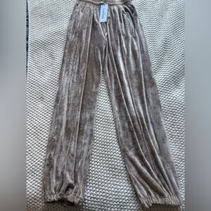 PRISCAVera Velvet Tan Lounge Pants